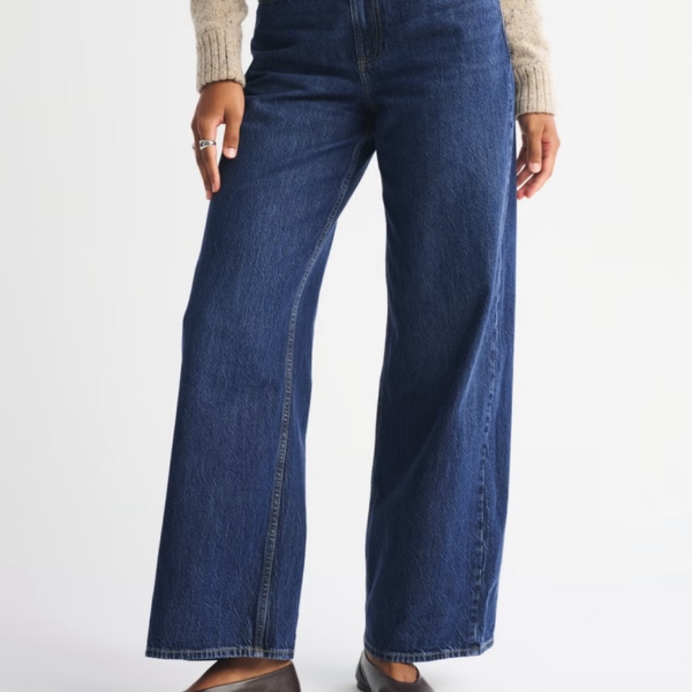 Abercrombie Curve Love High Rise Wide Leg Jean